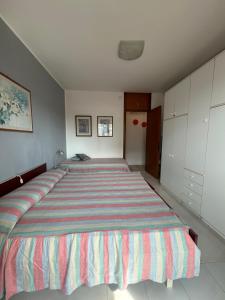 Ένα ή περισσότερα κρεβάτια σε δωμάτιο στο City 43