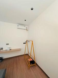 大理Yunqi Canghai Yunyin Secret Realm Jianbai Art Designer Travel and Vacation Beautiful Homestay Erhai Store的相册照片