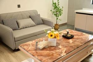 Yunqi Canghai Yunyin Secret Realm Jianbai Art Designer Travel and Vacation Beautiful Homestay Erhai Store的休息区