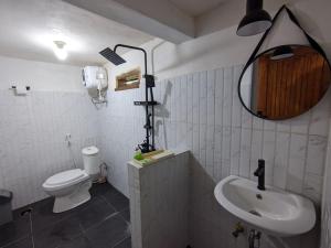 Ванная комната в Ziraya Villa & Bungalow +39 фотографий
