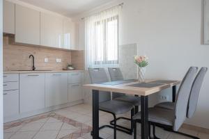 Fotografie z fotogalerie ubytování Holiday apartments by the sea v destinaci Funtana