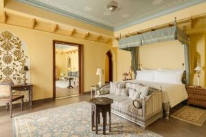 Raffles Jaipur客房内的一张或多张床位