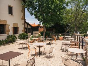 Wecamp San Sebastián餐厅或其他用餐的地方