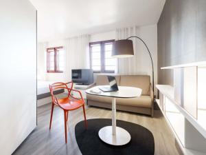 Гостиная зона в Novotel Suites Perpignan Centre