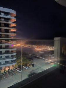 Pemandangan umum bagi Mamaia atau pemandangan bandar yang diambil dari apartmen +19 gambar