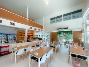 Ο χώρος του lounge ή του μπαρ στο relaxhouse&poolvilla