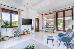 Μια τηλεόραση ή/και κέντρο ψυχαγωγίας στο Villa Acropolis Serres With Parking Next to Center