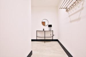 Fotografie z fotogalerie ubytování Elegant Kingsway Studio #5 - Central Location v destinaci Swansea