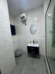 Koupelna v ubytování Daffodil House Lekki Phase 1