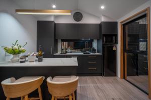 Køkken eller tekøkken på Ocean Breeze Homestays 2