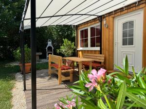 Fotografie z fotogalerie ubytování Holzhaus mit Trailer lasse die Seele baumeln v destinaci Wettringen + 27 fotografií