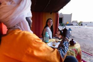 Hosté ubytování Camp Familia Erg Chebbi