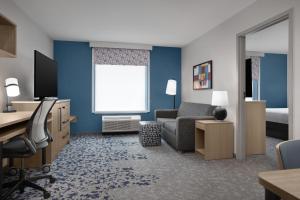 Home2 Suites By Hilton Columbus Easton的休息区