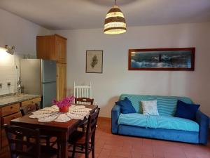 Kuchyň nebo kuchyňský kout v ubytování CASA VACANZE IN CAPRAIA ISOLA + 10 fotografií