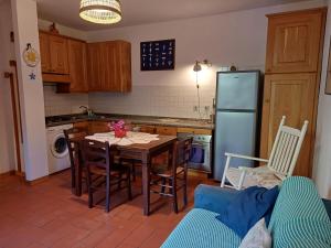 Kuchyň nebo kuchyňský kout v ubytování CASA VACANZE IN CAPRAIA ISOLA
