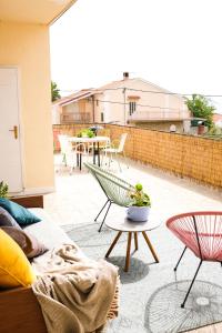 Balkón nebo terasa v ubytování Lukenda Rooms - Cozy Double Rooms with Shared Kitchen & Terrace + 9 fotografií