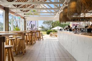Restaurace v ubytování Beach Haven at Aanuka Beach Resort Diggers Beach