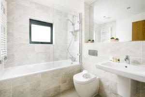 Vannituba majutusasutuses Lazy Days BR07 Silverlake Dorset +32 fotot