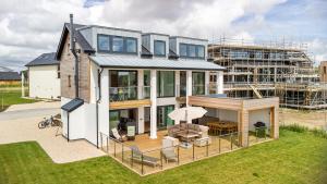 Hoone, kus puhkemaja asub