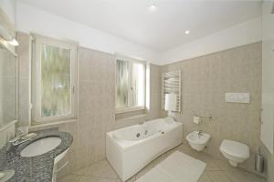 Koupelna v ubytování Villa Vinessa