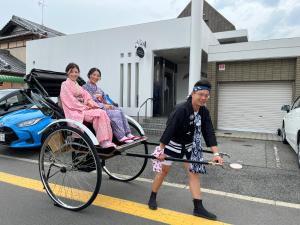 Hosté ubytování 民泊 & 人力車 Murakami International
