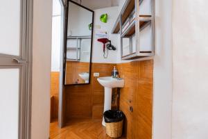 Koupelna v ubytování Tucan Hostel