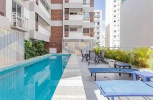 Bazén v ubytování Apartamento Perto Paulista, Liberdade e Metrô nebo v jeho okolí