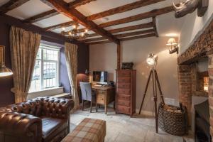 Gallery image of Three Little Pigs Luxury Cottage in Milton Abbas