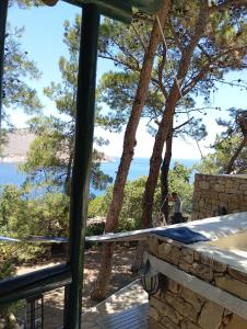 Galería fotográfica de Petrino 1 - Traditional Lerian House en Vromolithos