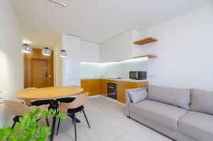 Η κουζίνα ή μικρή κουζίνα στο Petrovdom Apartments 17-86а in RC Kvartet , Vasyl Lypkivskyi 16а
