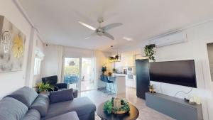 TV a/nebo společenská místnost v ubytování Casa de Ville-Murcia Holiday Rentals Property