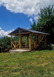 Zahrada ubytování Mood Of Silence Svaneti - HOUSE IN MESTIA