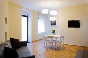 Ein Sitzbereich in der Unterkunft Maison Laghetto - Apartment Suite