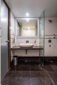 Koupelna v ubytování Hotel Le Roi Near New Delhi Railway Station