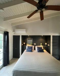 Postel nebo postele na pokoji v ubytování La Pura Vista Resort