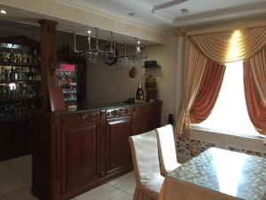 Lounge nebo bar v ubytování Hotel Oktan