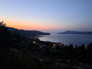 Imagen de la galería de Ionian Stone Luxury Villas, en Nikiana