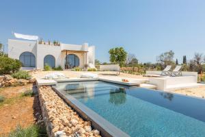 Hồ bơi trong/gần Villa Perla del Sud