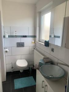 Bilik mandi di Oase der Gemütlichkeit an den See n +35 gambar