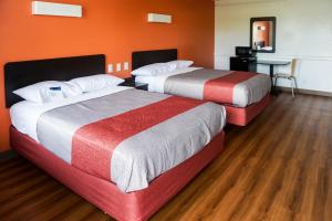 Postel nebo postele na pokoji v ubytování Motel 6-Euless, TX - DFW West