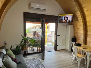 TV a/nebo společenská místnost v ubytování Vilamoreira