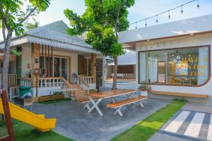 Φωτογραφία από το άλμπουμ του เธอ วิลล่า THER villa σε Pran Buri