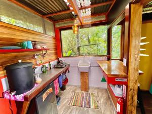 Toucan Hideout with Plunge Pool tesisinde mutfak veya mini mutfak