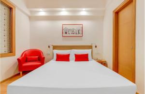 Postel nebo postele na pokoji v ubytování Hotel Zed -Near IGI-Airport-Terminal-3