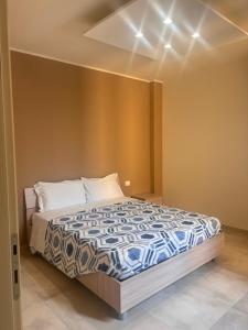 a bedroom with a bed in a room at San Pietro Pontremoli in Pontremoli