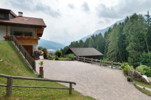 Afbeelding uit fotogalerij van Untertalhof in Castelrotto