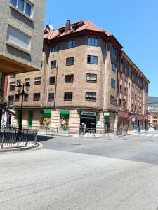 Το κτήριο όπου στεγάζεται  το δωμάτιο σε οικογενειακή κατοικία