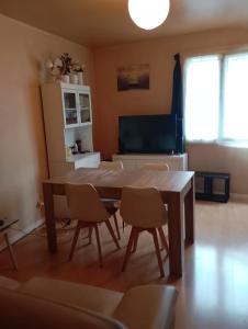 Μια τηλεόραση ή/και κέντρο ψυχαγωγίας στο Maison des Lavandes