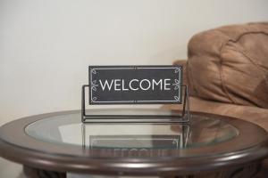 Φωτογραφία από το άλμπουμ του Sideline Sanctuary: Cozy Nights, Game Day Lights σε Canton