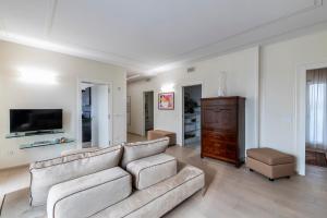 TV/trung tâm giải trí tại Vanity Tail Luxury Apartments